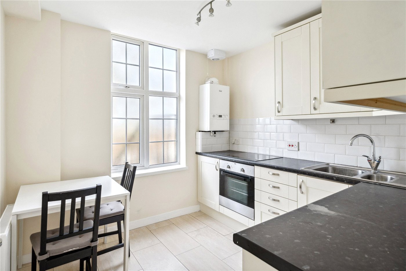 Eat-In Kitchen